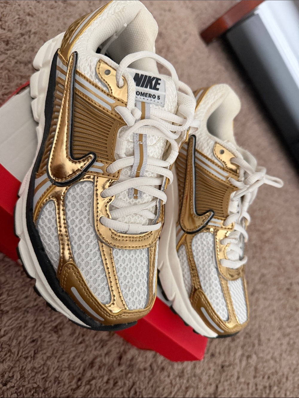 Nike Vomero’s Gold